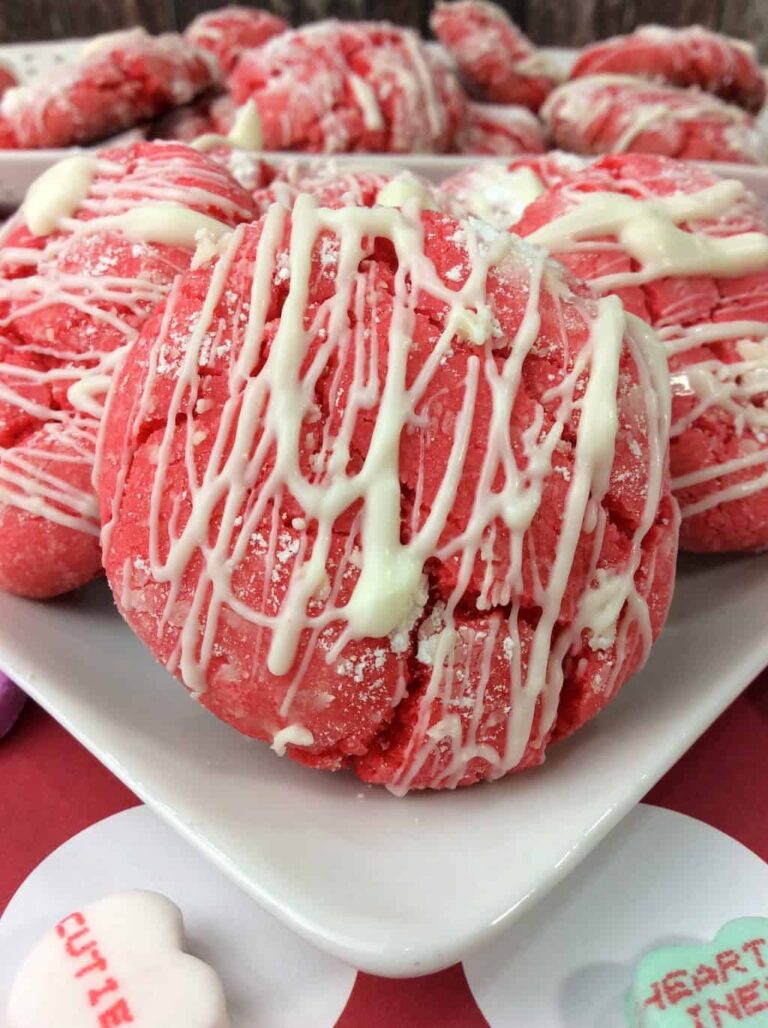 Valentine Cake Mix Crinkle Cookie Recipe | Dine Dream Discover