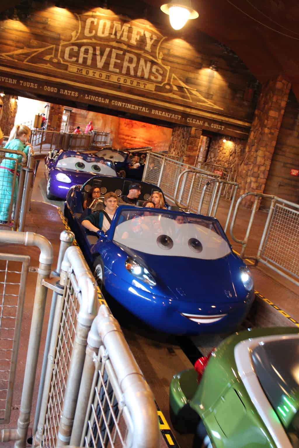 disney lightning mcqueen ride