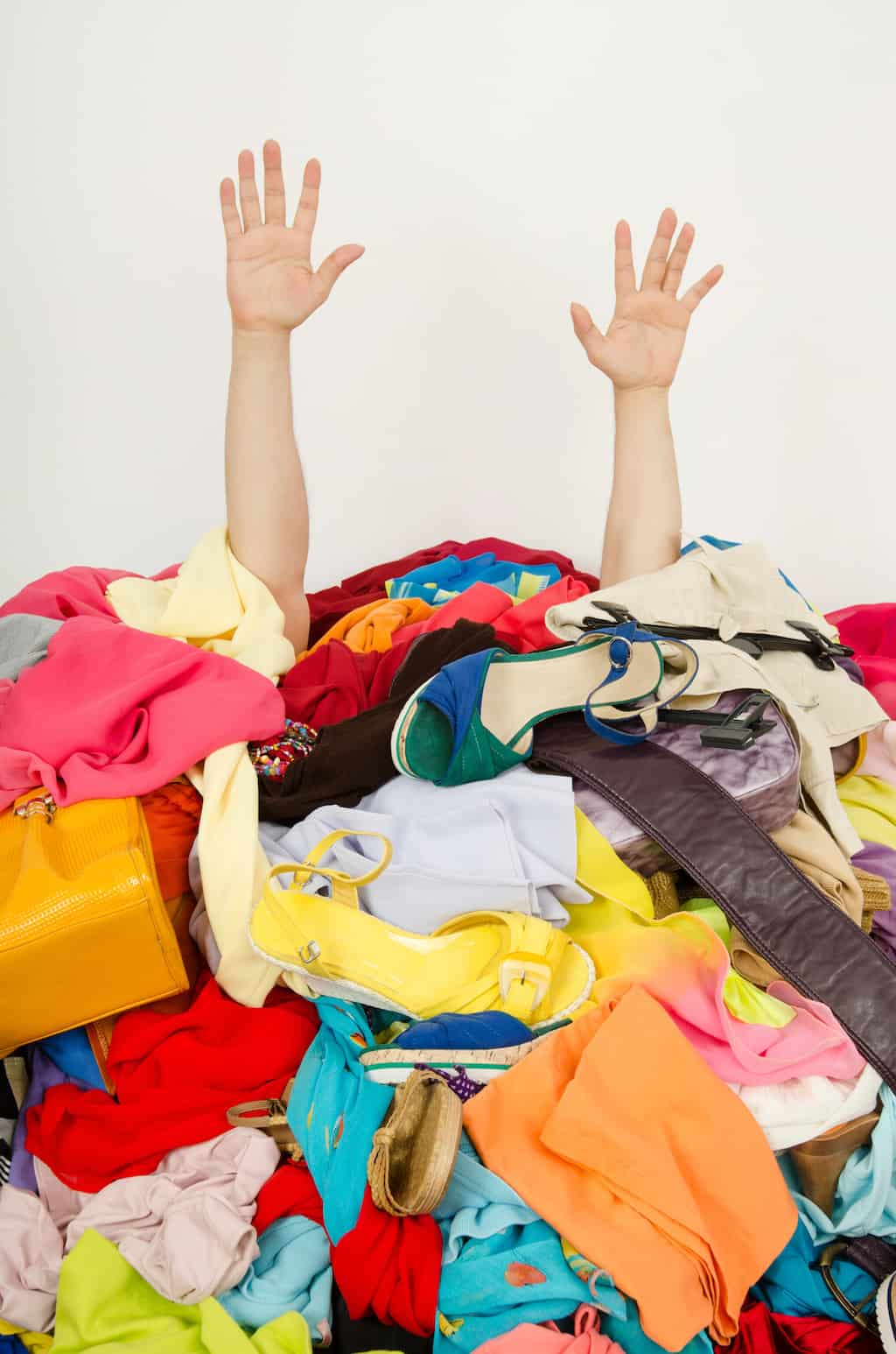 If you've decided to get a handle on your clutter, this article will offer some help with tips on how to de-clutter and for maintaining your home afterward.