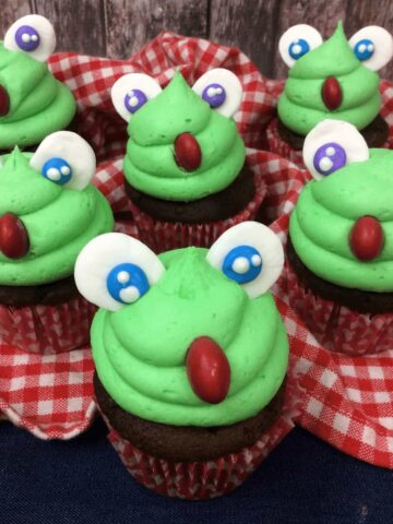 Kiss the Frog Cupcakes