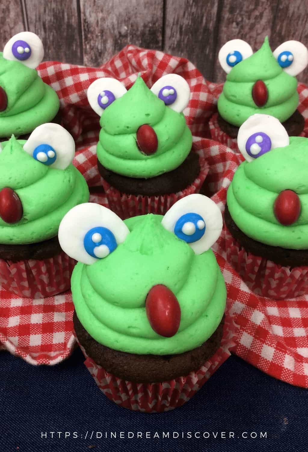 Kiss the Frog Cupcakes