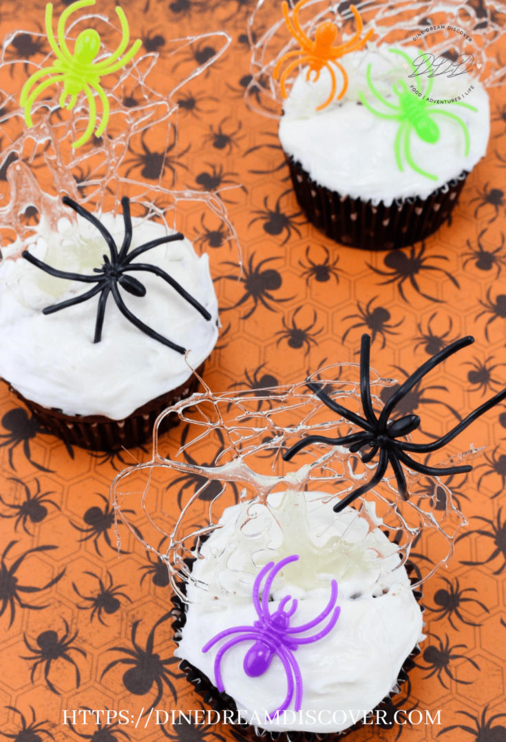 SPIDER WEB CUPCAKES