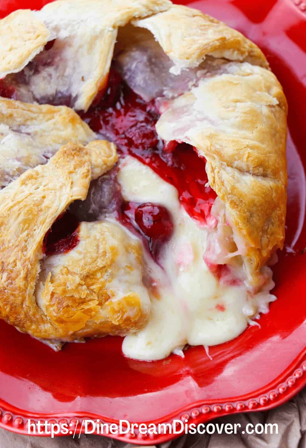 baked brie with cherries