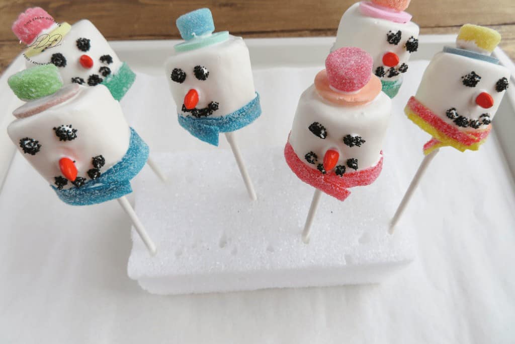 Snowman Marshmallow Pops 