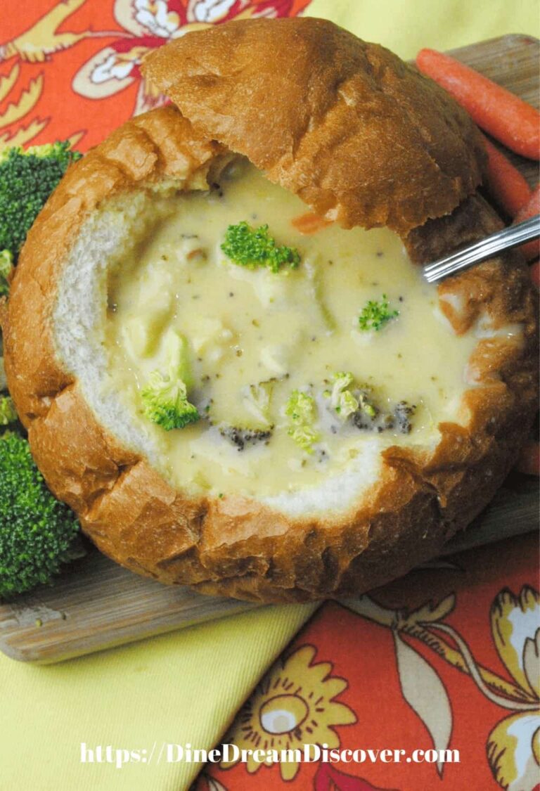 Bread Bowl Broccoli Cheddar Soup Dine Dream Discover