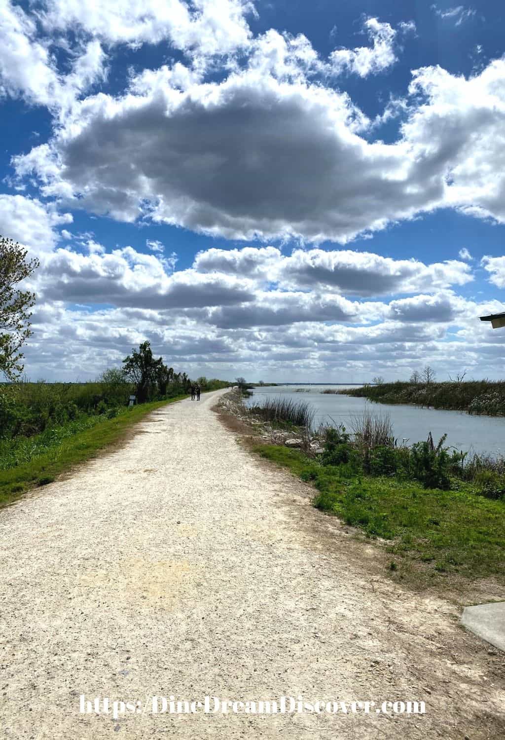 walking trail around lake apopka