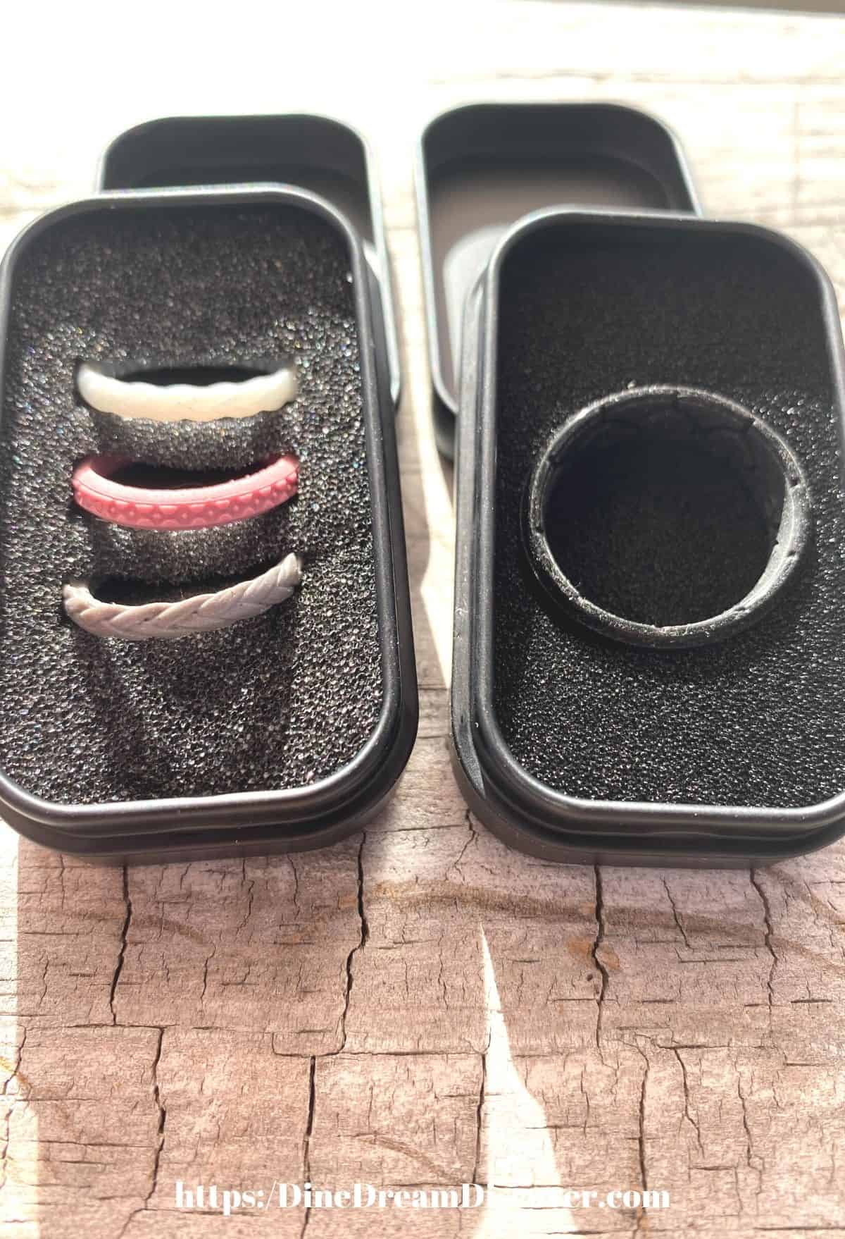 men's and women's silicone bands