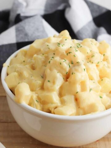 SLOW COOKER CHEESY POTATOES
