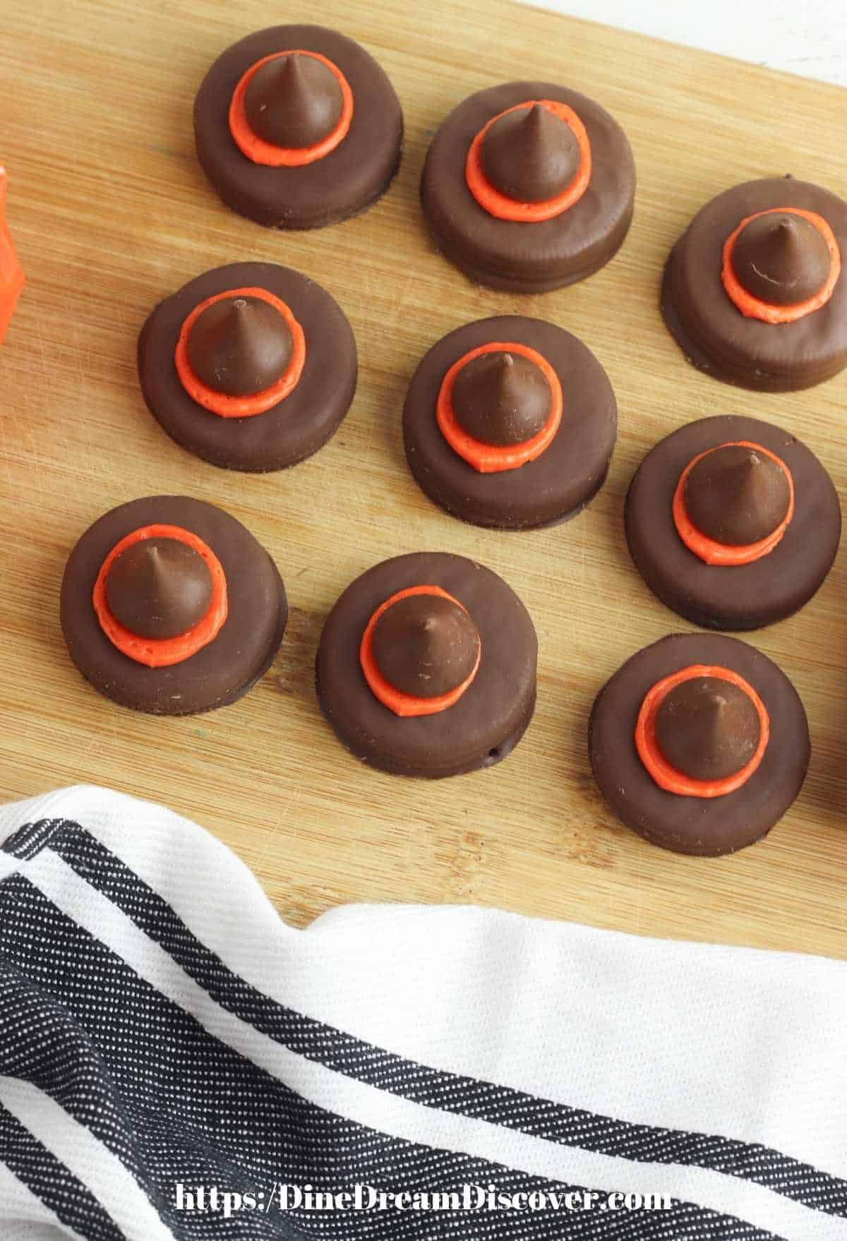 How to Make Witch Hat Oreo Cookies