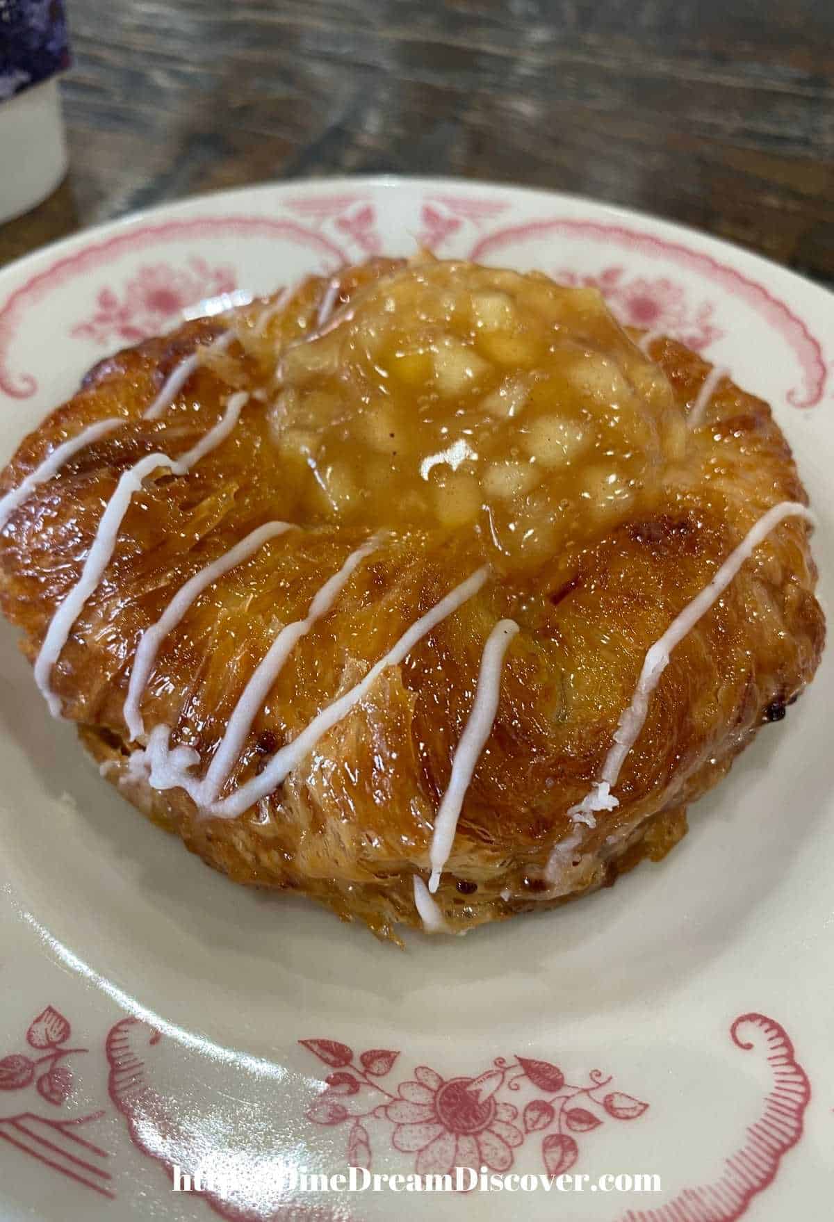 pioneer woman's apple danish