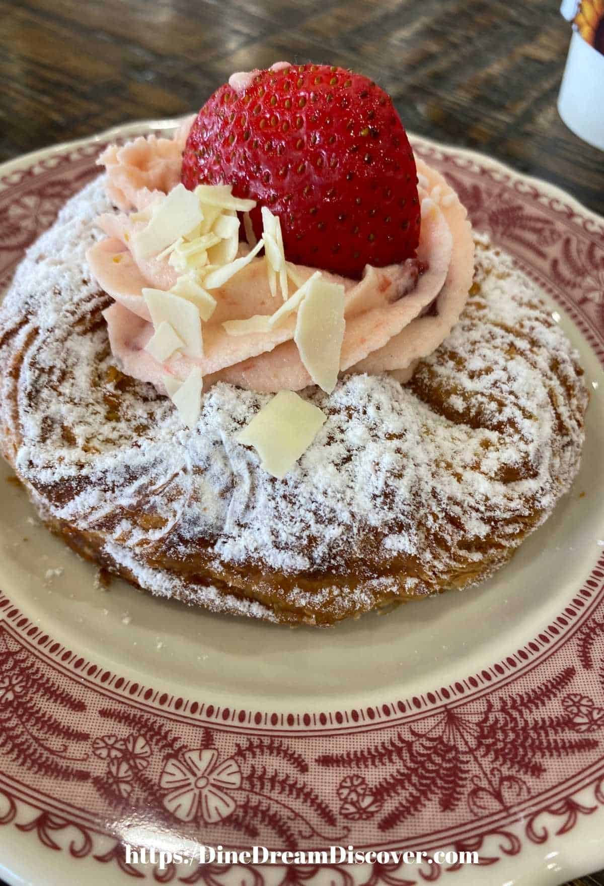 pioneer woman's strawberry cream cheese danish