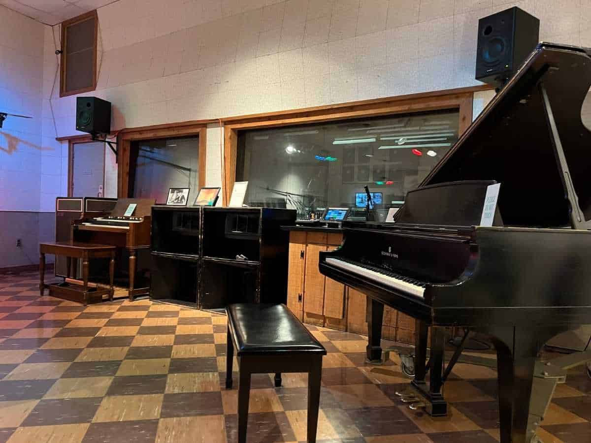 the echo chamber elvis steinway piano