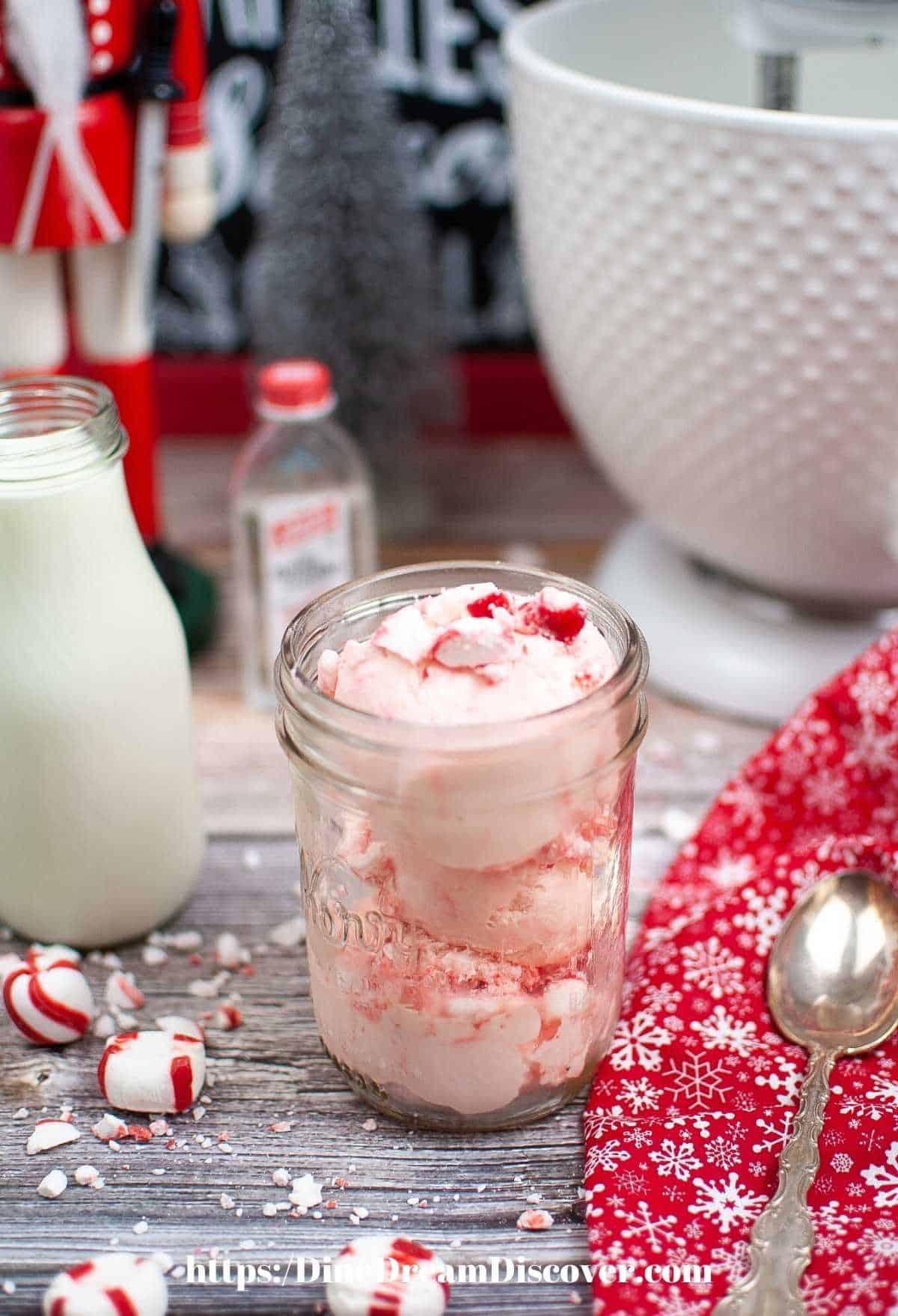 No-Churn Peppermint Ice Cream Recipe 