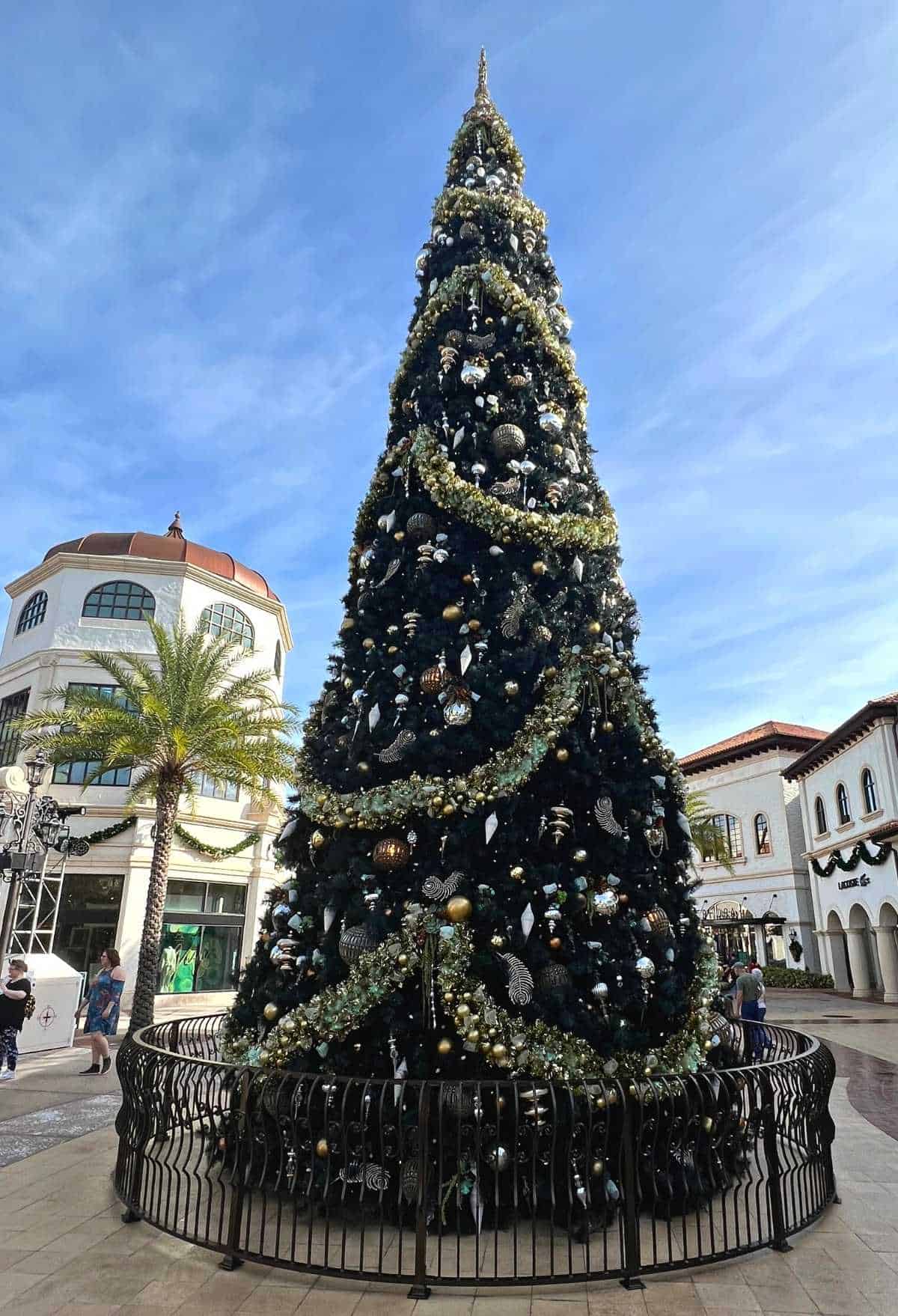 Christmas Tree Stroll Town Center Tree