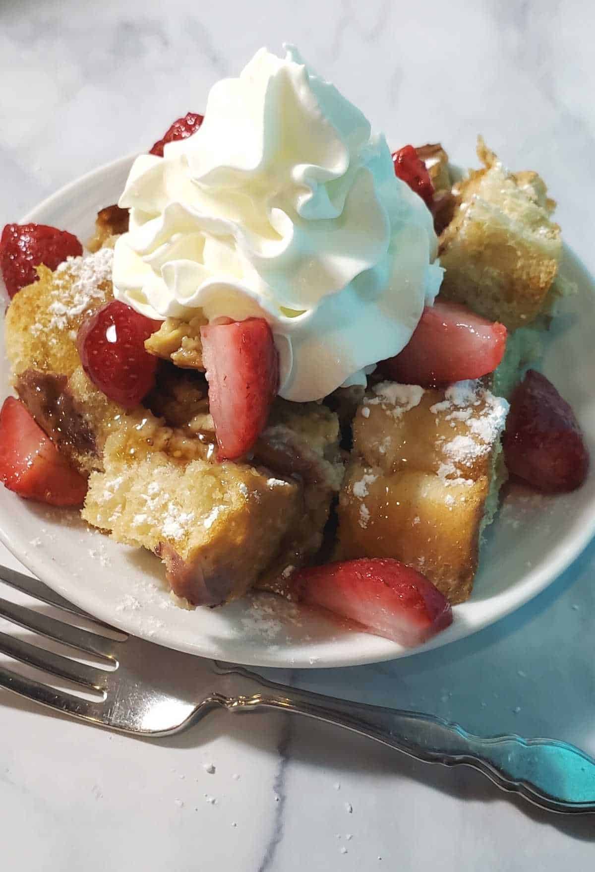 Slow Cooker Strawberry French Toast Casserole