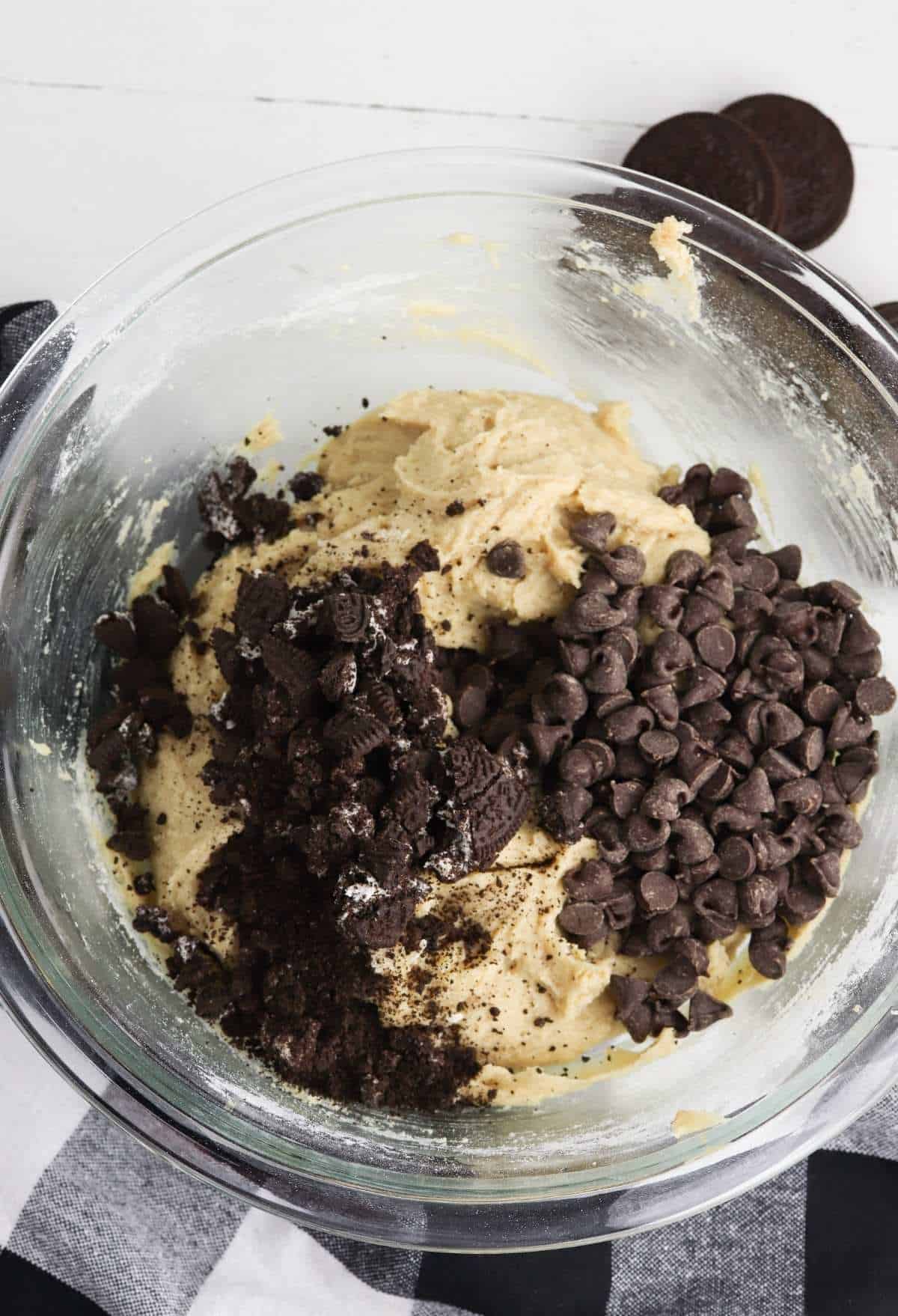 Crushed Oreo Chocolate Chip Cookies Recipe