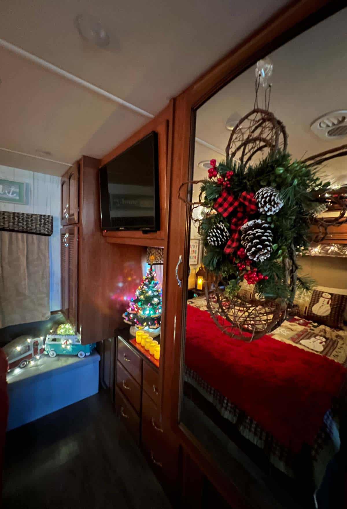 Awesome RV Christmas Decorations (