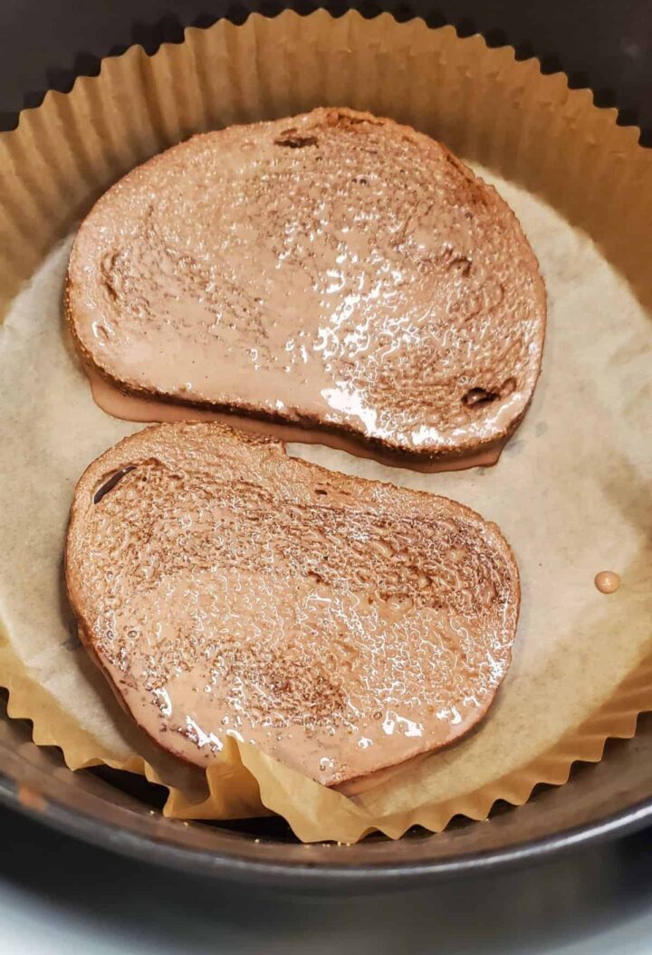 air-fryer-chocolate-ice-cream-french-toast-recipe