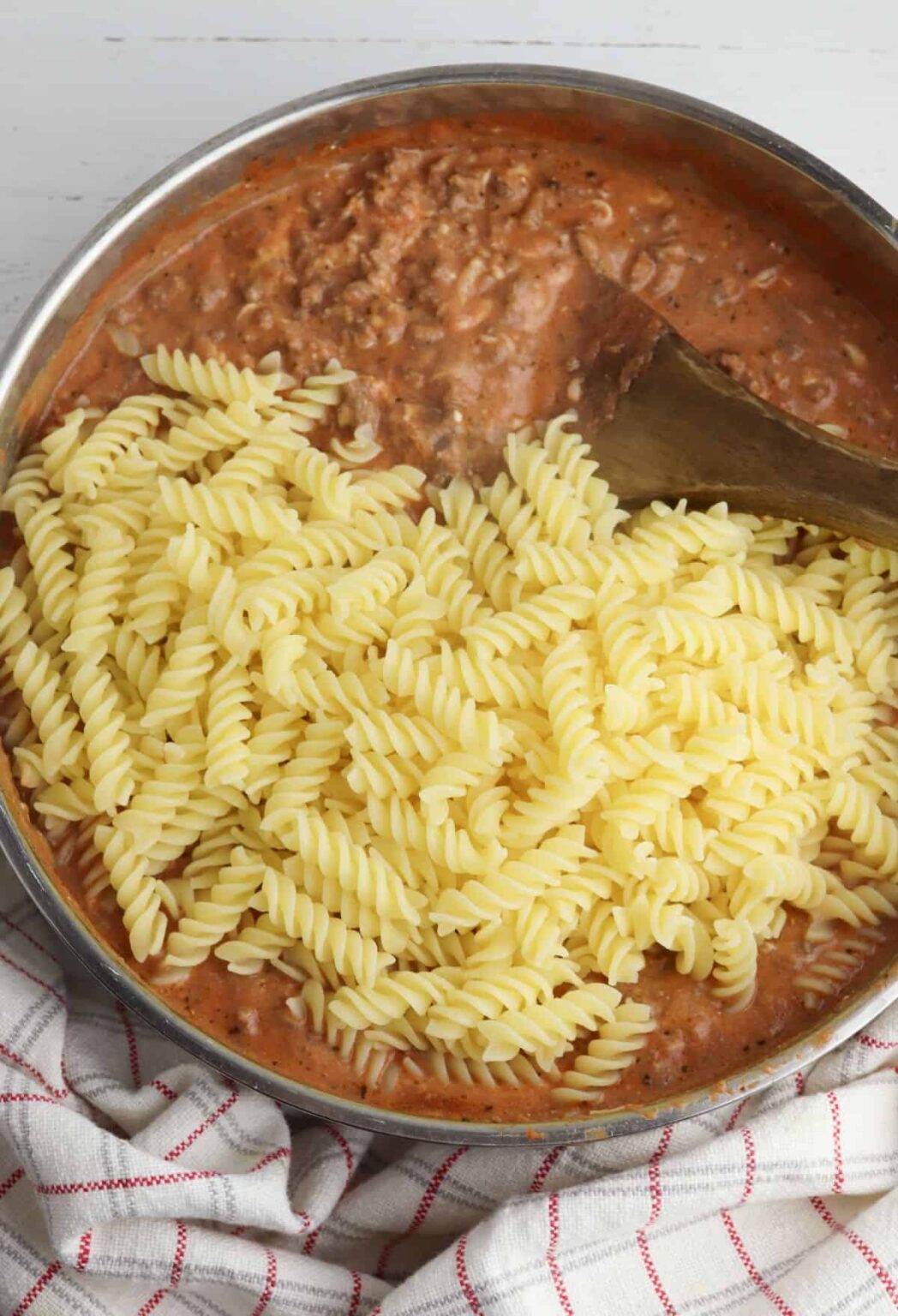 How to Make a Cheesy Rotini Casserole in Under 35 Minutes - Dine Dream