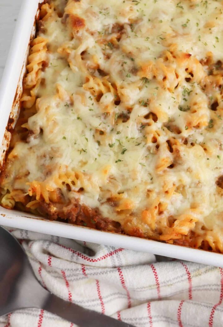 How to Make a Cheesy Rotini Casserole in Under 35 Minutes - Dine Dream ...