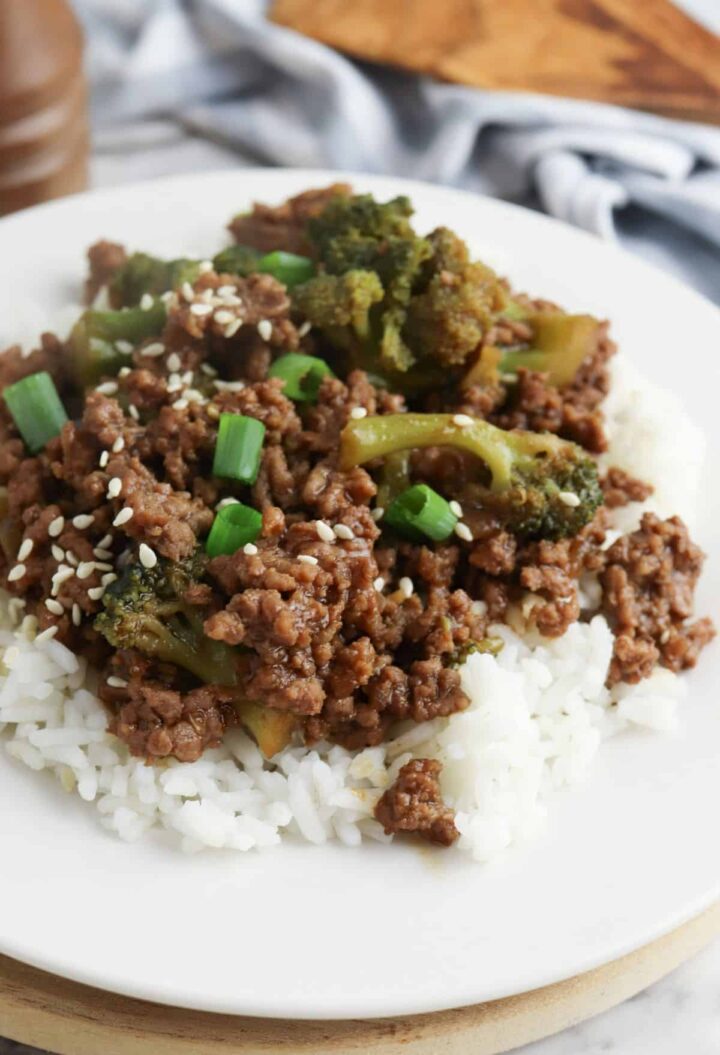 Simple Ground Beef and Broccoli Recipe - Dine Dream Discover