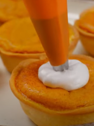 Adding whipped cream with piping bag