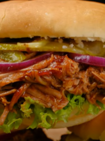 slow cooker pulled pork sandwich